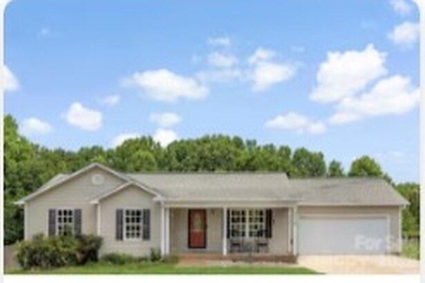 Sold single-story home with a covered porch at 118 Alexandra Drive in Kingstown, North Carolina